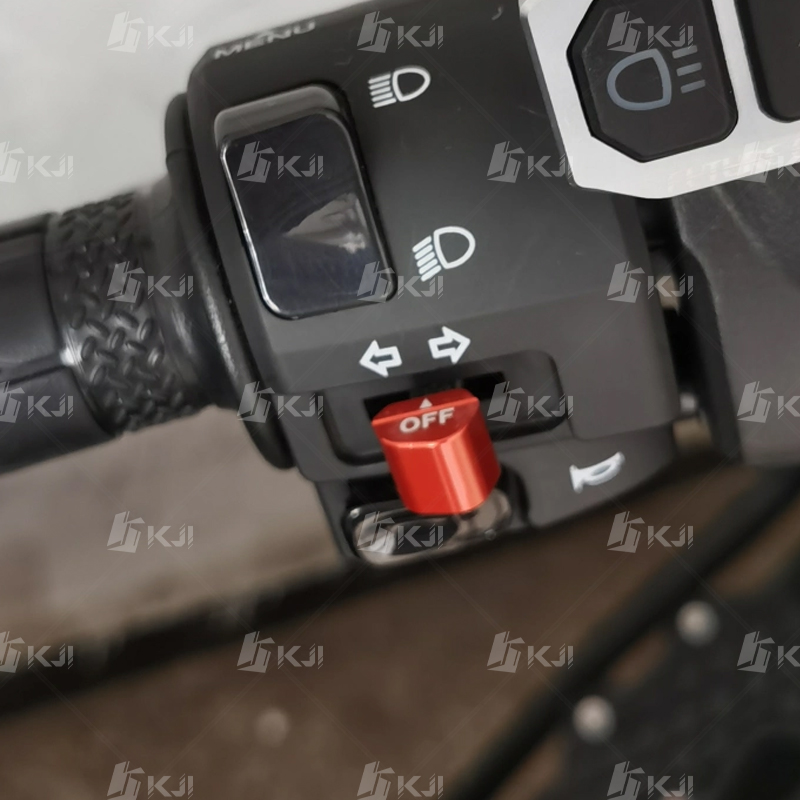 ヤマハ XMAX/NMAX/NVX/AEROX 300/25 - Xmax Tech Max Accessories のレビューと価格